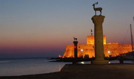 La isla de Rodas Grecia Amanecer